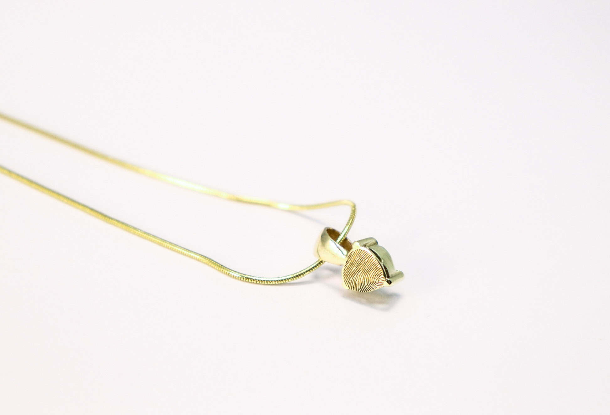 Sieraden worden vervaardigd in het atelier van Burgant in Annen